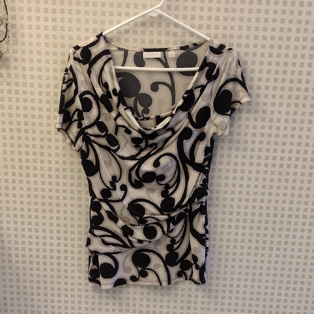 New York & Company Black and White Swirl Blouse
